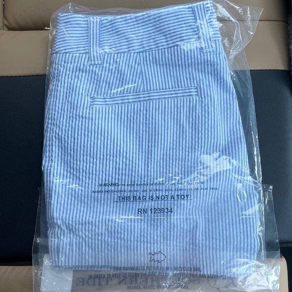Southern Tide Boat Blue shorts - Picture 2 of 2